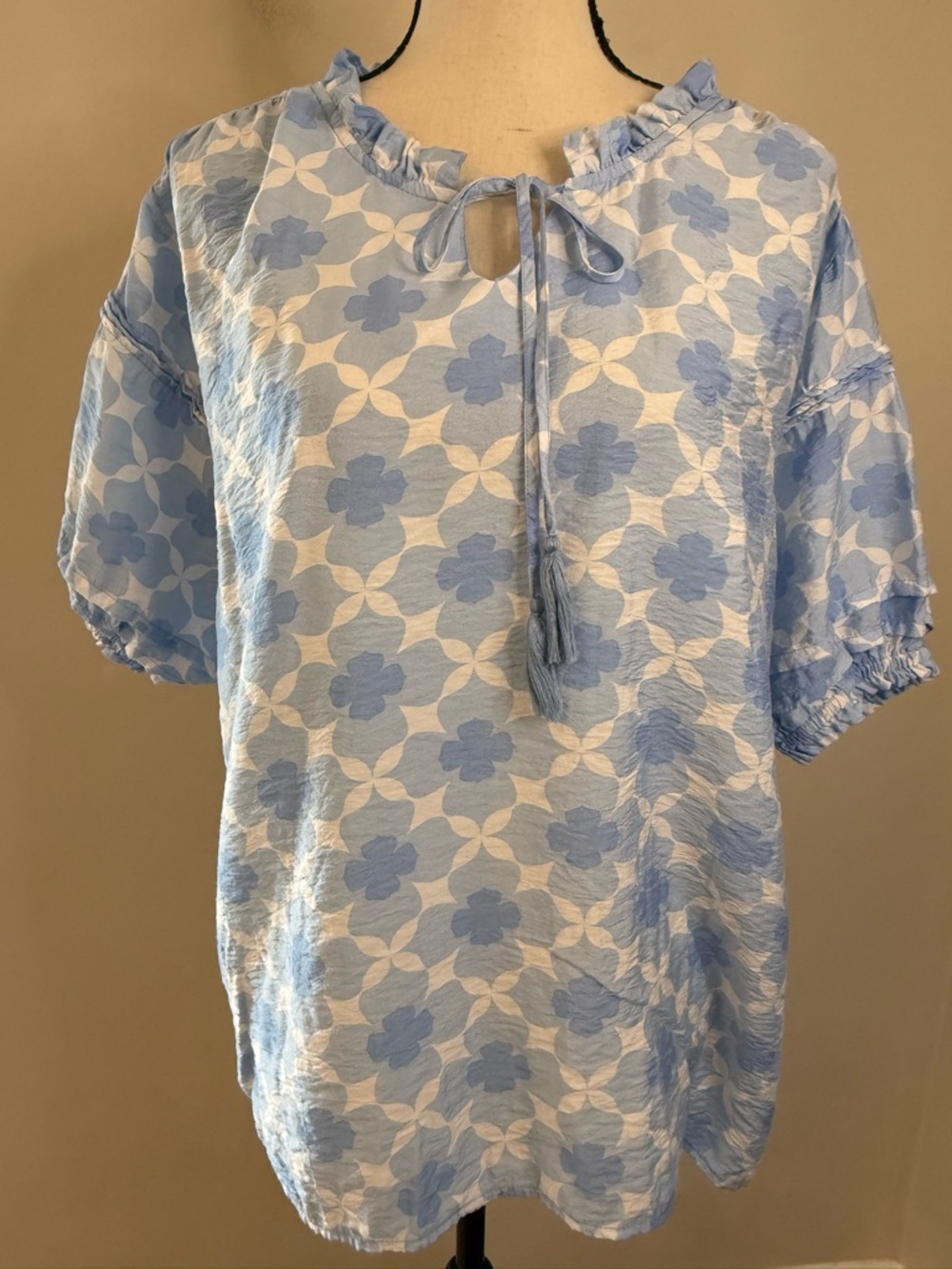 Michelle McDowell boho top blue white floral ruffled SZ LG